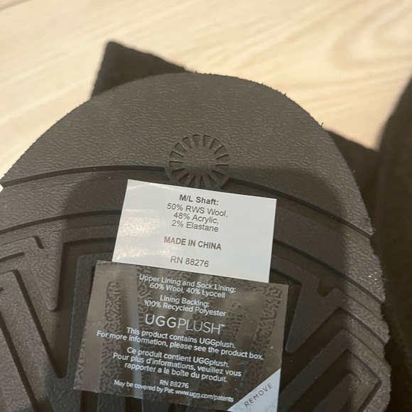 NWOT Ugg Platform Sweater Letter Boots - Size 9 - Picture 11 of 12